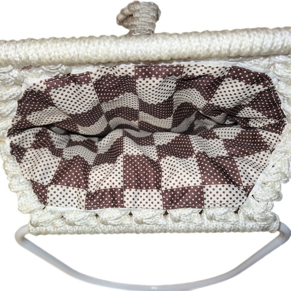 Vintage - Handmade Macramé Handbag - White Handles - Boho Hippie - Picture 3 of 4